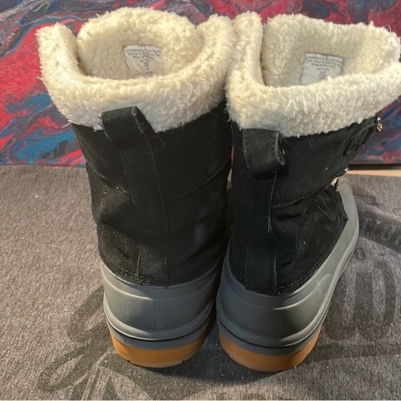 Winter snow boots, Cat and Jack (reposhing). Girls 6 but perfect ladies 7 fit. - Picture 3 of 4